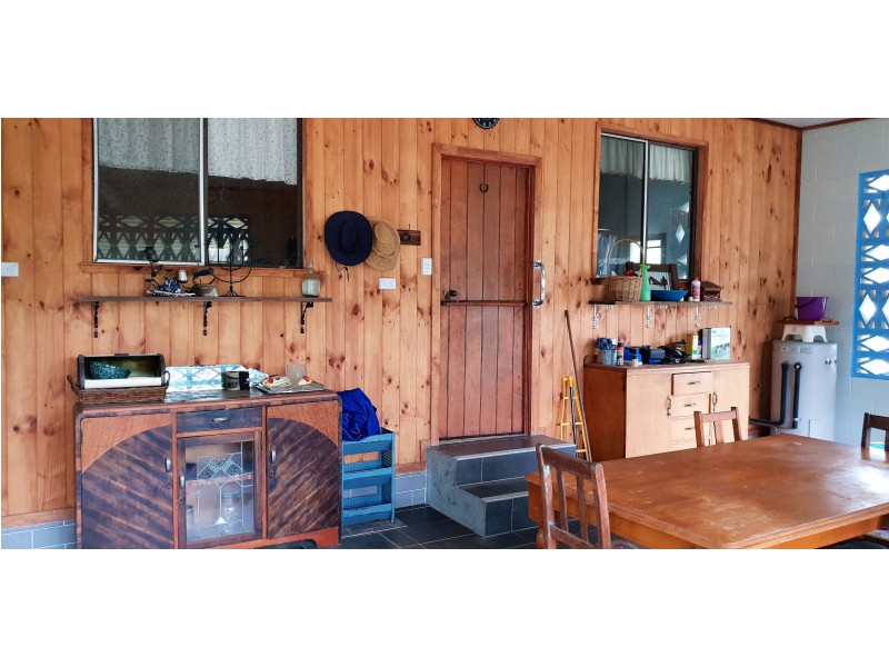 22 Horse Creek Lane, Mount Morgan QLD 4714