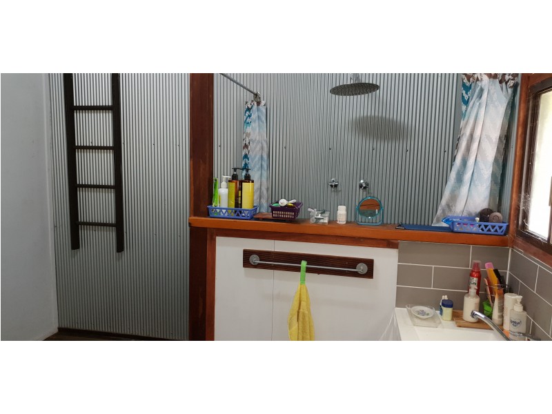 22 Horse Creek Lane, Mount Morgan QLD 4714