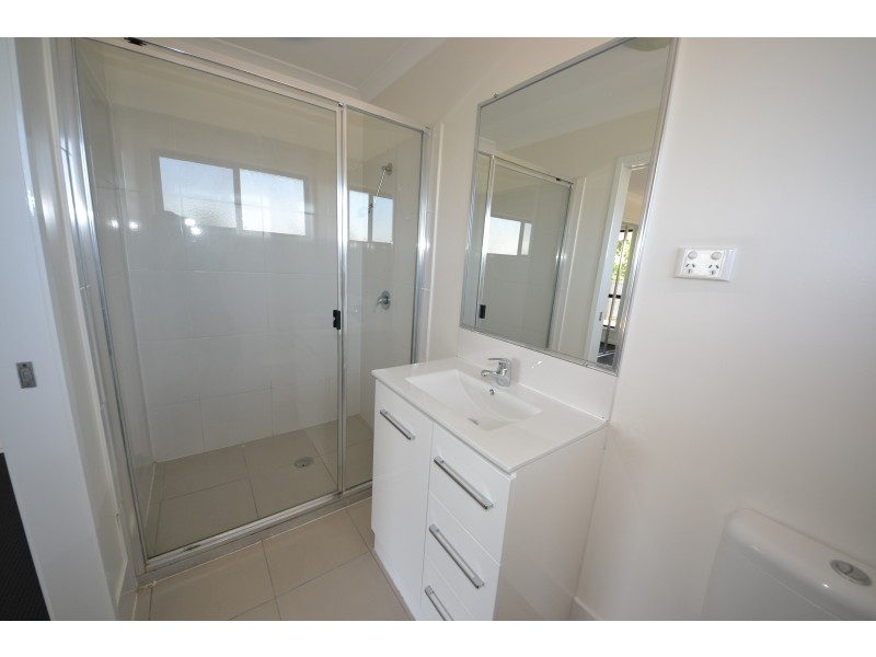 24 Viney St, Gracemere QLD 4702