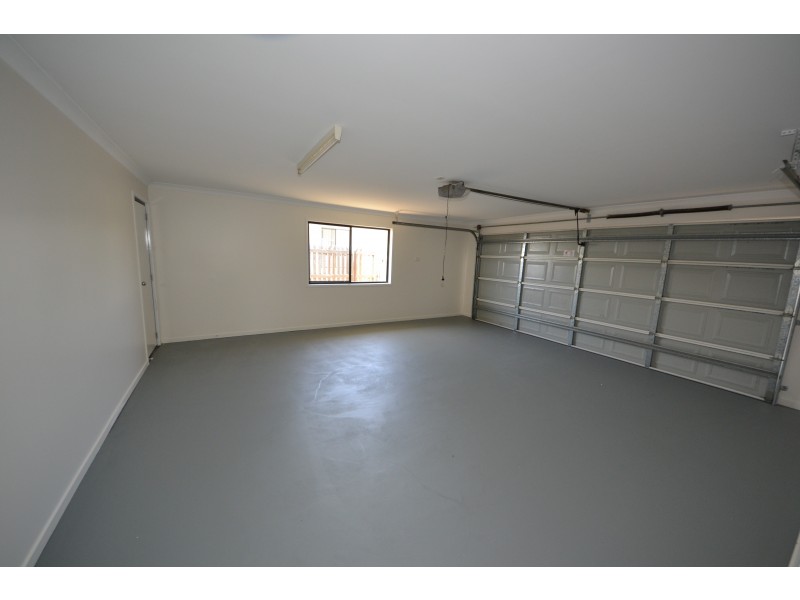 24 Viney St, Gracemere QLD 4702