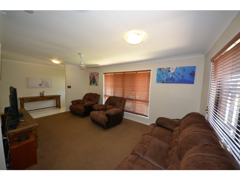 10 Lamb Ave, Gracemere QLD 4702