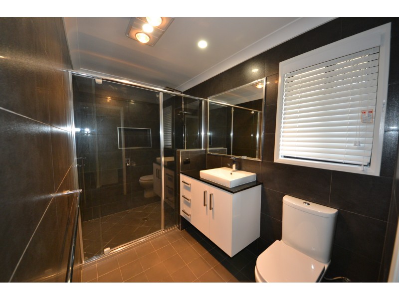 12 Anna Meares Ave, Gracemere QLD 4702