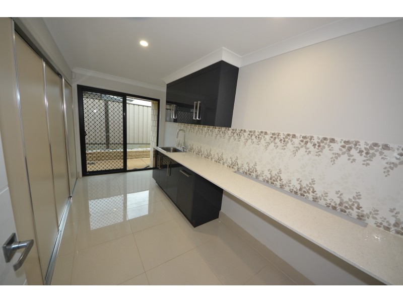 12 Anna Meares Ave, Gracemere QLD 4702