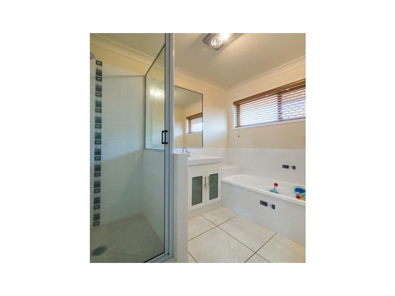 58 Buxton Dr, Gracemere QLD 4702