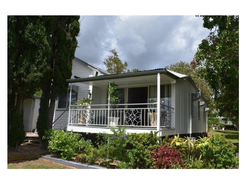 28 West St, Mount Morgan QLD 4714