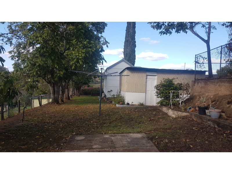 28 West St, Mount Morgan QLD 4714
