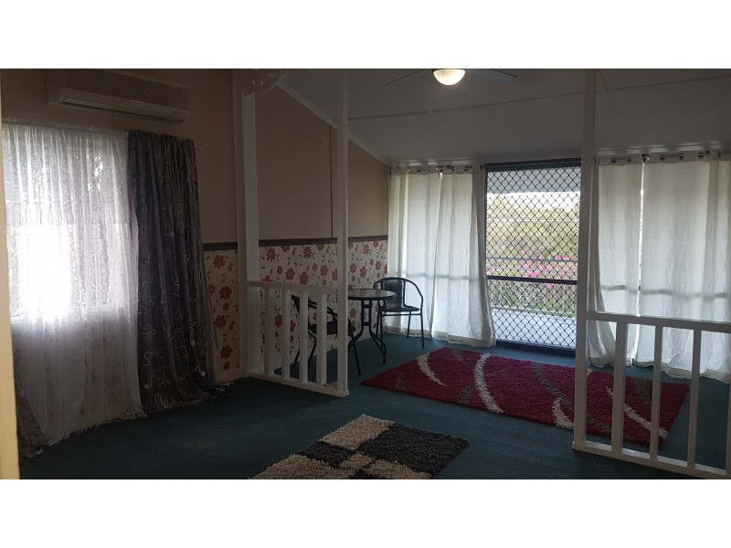 28 West St, Mount Morgan QLD 4714