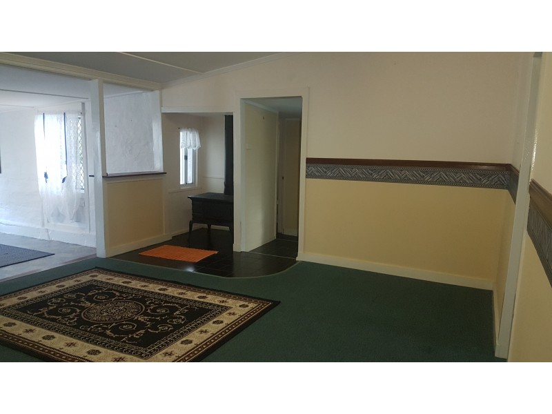 28 West St, Mount Morgan QLD 4714