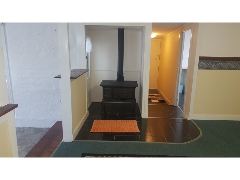 28 West St, Mount Morgan QLD 4714