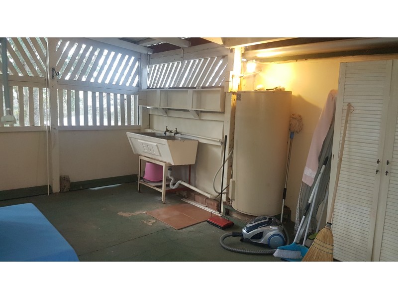 28 West St, Mount Morgan QLD 4714
