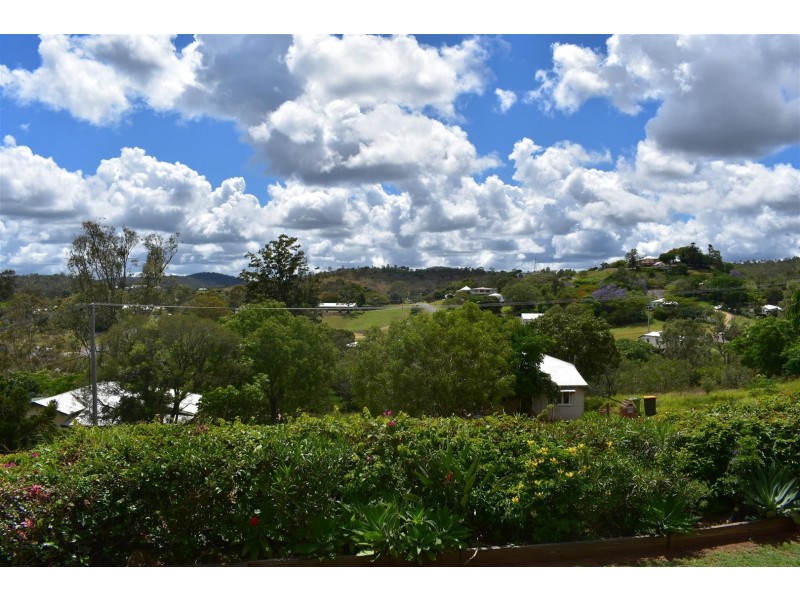 28 West St, Mount Morgan QLD 4714