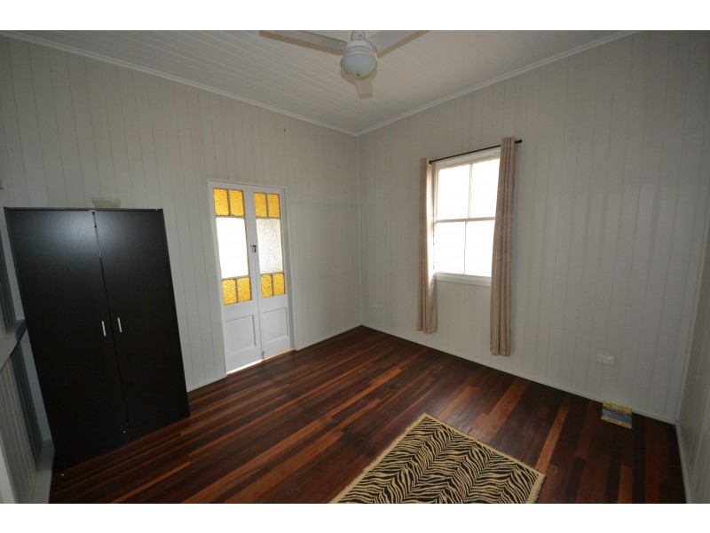 6 North St, Mount Morgan QLD 4714