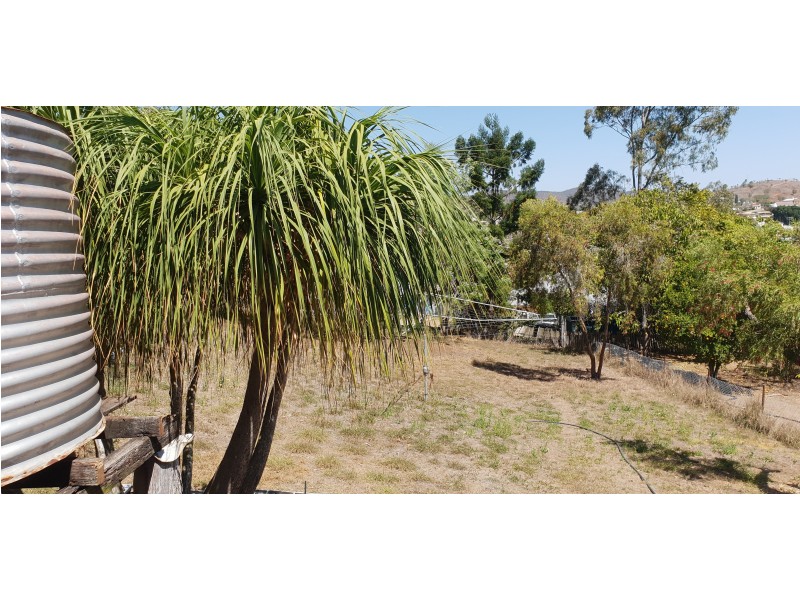 6 North St, Mount Morgan QLD 4714