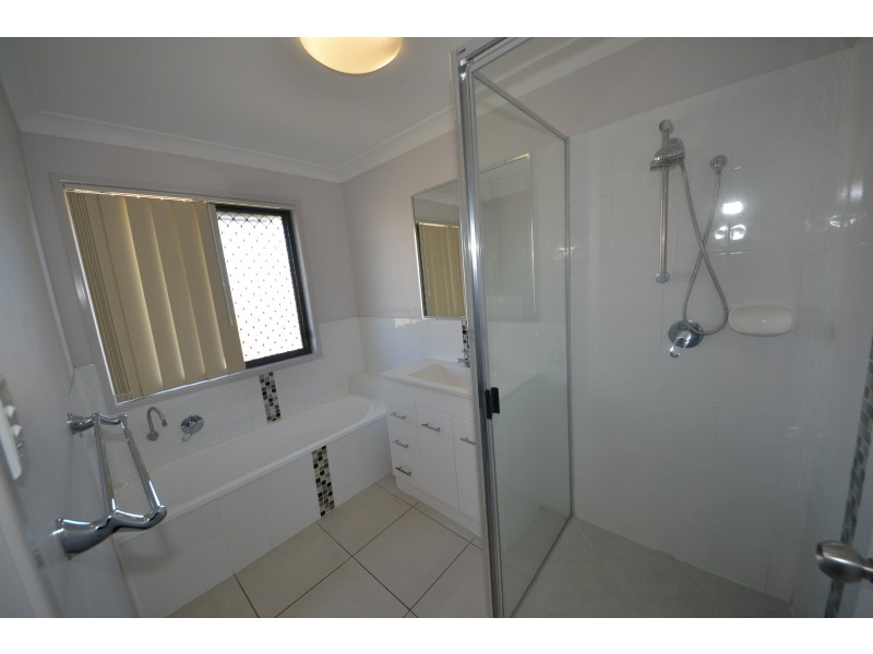 4 Justin St, Gracemere QLD 4702