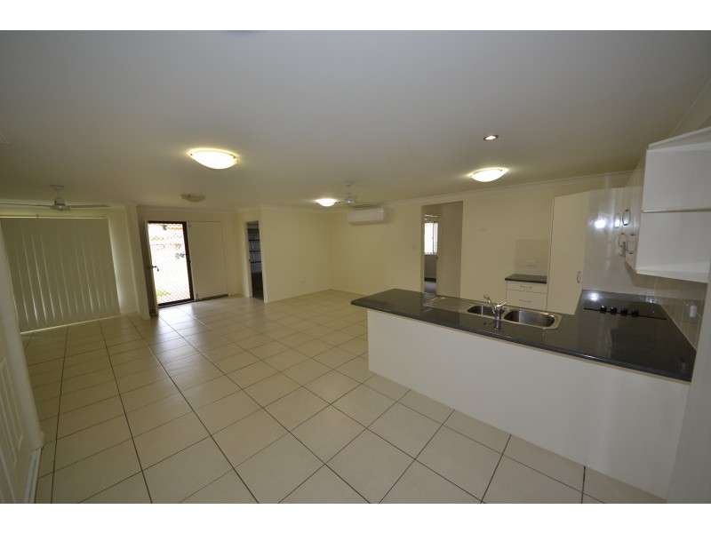 1 Wara Pl, Gracemere QLD 4702