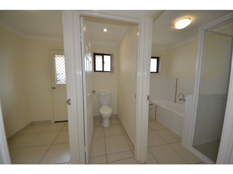 1 Wara Pl, Gracemere QLD 4702