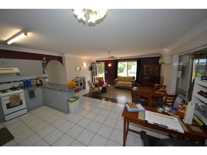 6 Deakin Cl, Gracemere QLD 4702