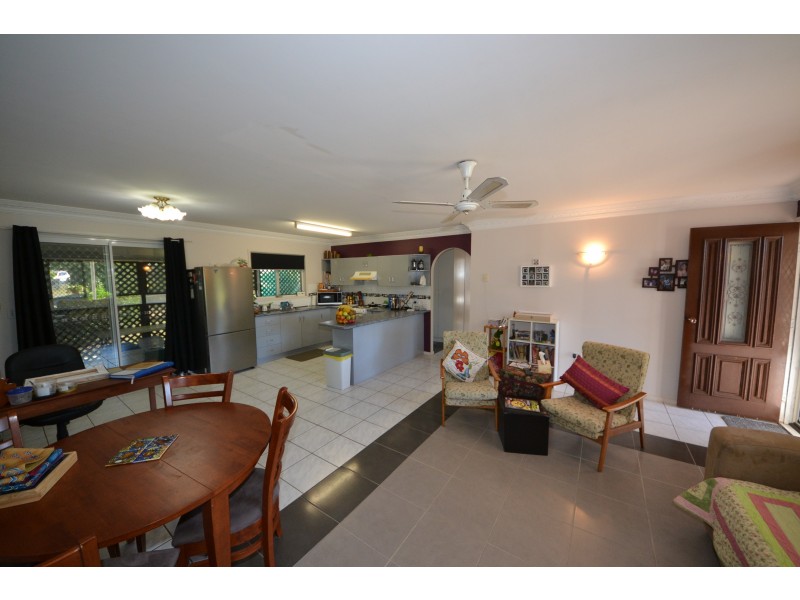 6 Deakin Cl, Gracemere QLD 4702