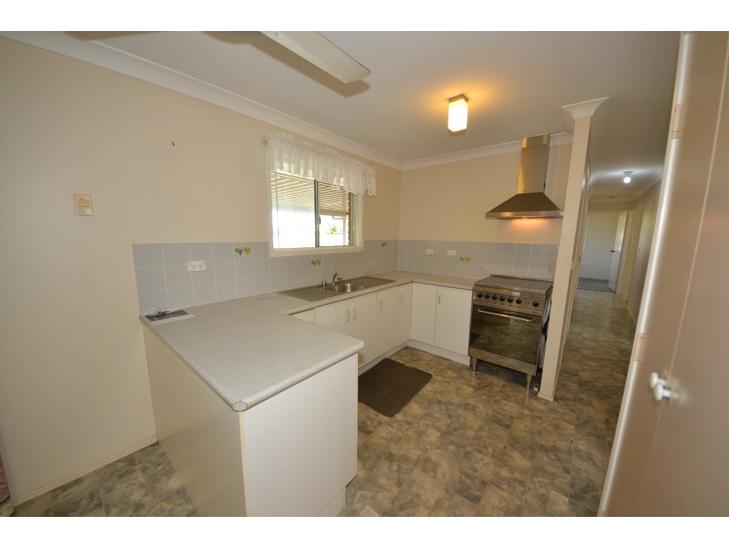 5 Milne Pl, Gracemere QLD 4702