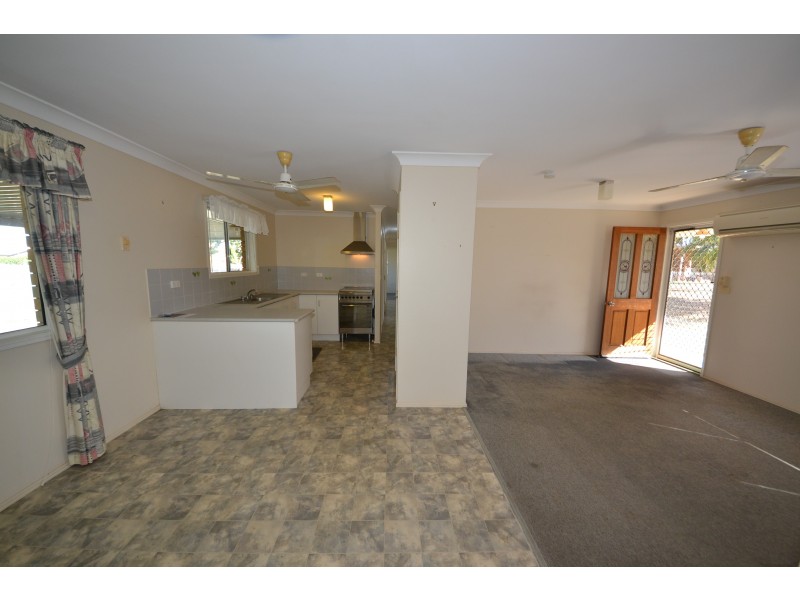 5 Milne Pl, Gracemere QLD 4702