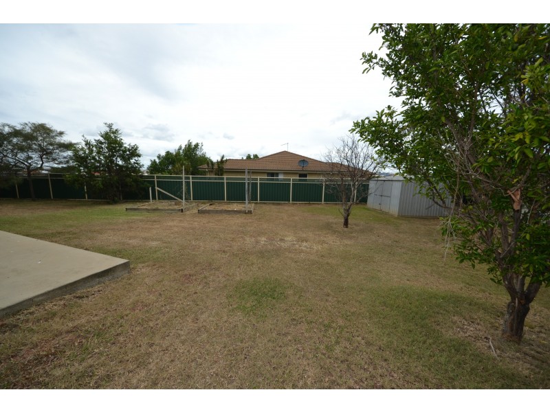 5 Milne Pl, Gracemere QLD 4702