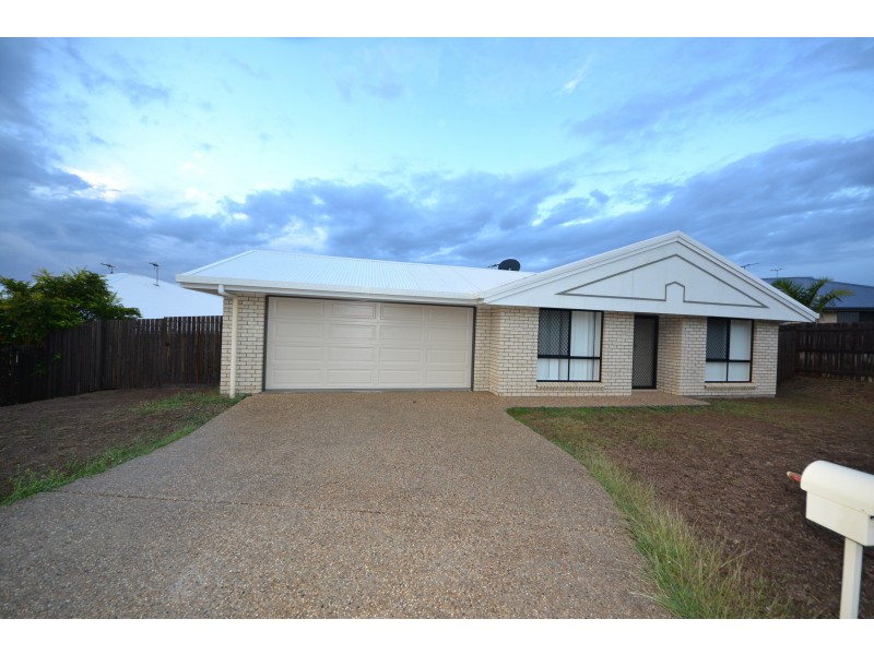 33 Leichhardt Dr, Gracemere QLD 4702