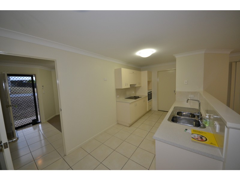 33 Leichhardt Dr, Gracemere QLD 4702
