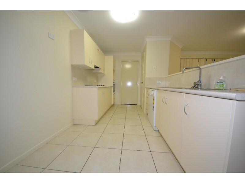 33 Leichhardt Dr, Gracemere QLD 4702