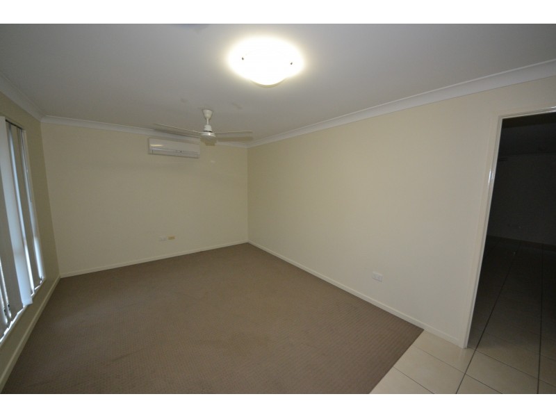 33 Leichhardt Dr, Gracemere QLD 4702