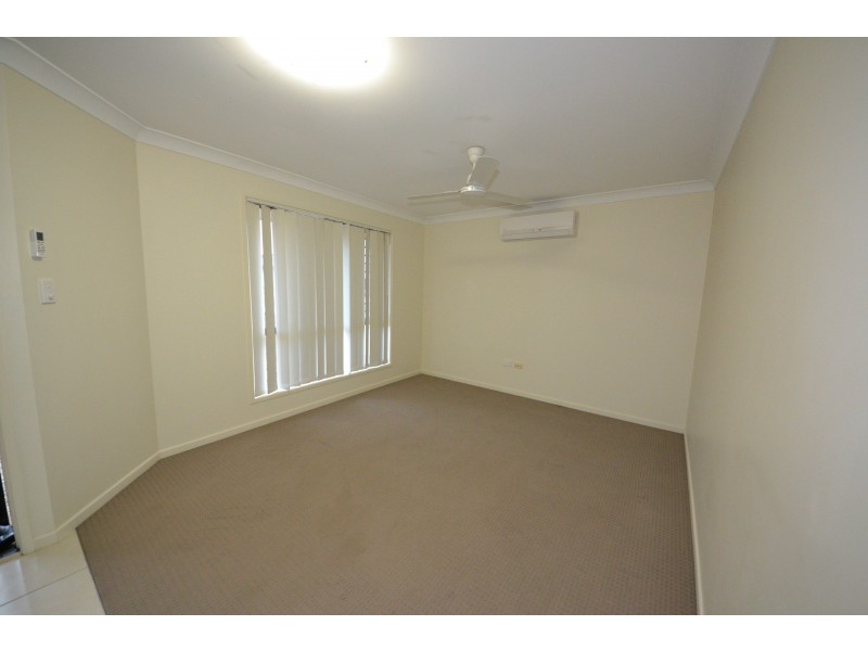 33 Leichhardt Dr, Gracemere QLD 4702
