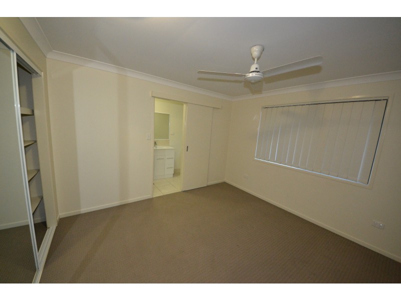 33 Leichhardt Dr, Gracemere QLD 4702