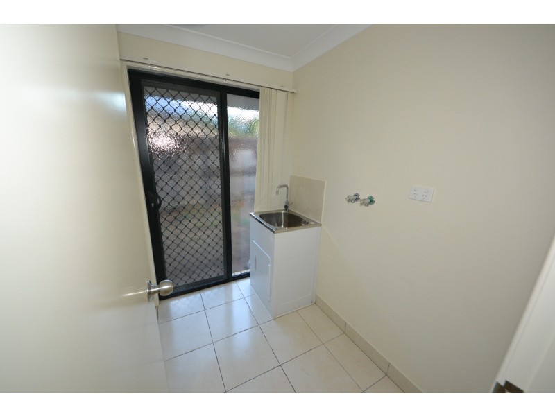 33 Leichhardt Dr, Gracemere QLD 4702