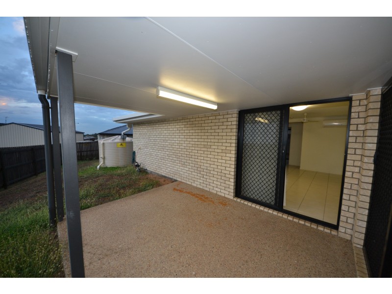 33 Leichhardt Dr, Gracemere QLD 4702
