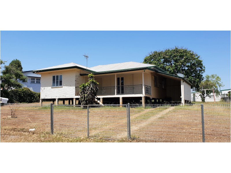 8 Sheil Cres, Mount Morgan QLD 4714
