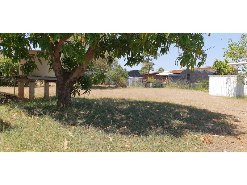 8 Sheil Cres, Mount Morgan QLD 4714