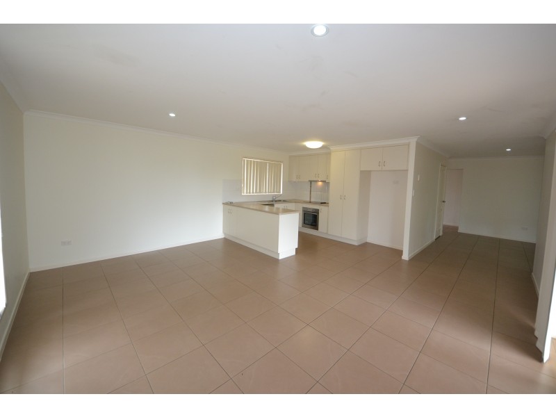 11 Kerrie Meares Cres, Gracemere QLD 4702