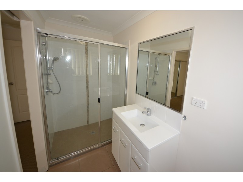 11 Kerrie Meares Cres, Gracemere QLD 4702