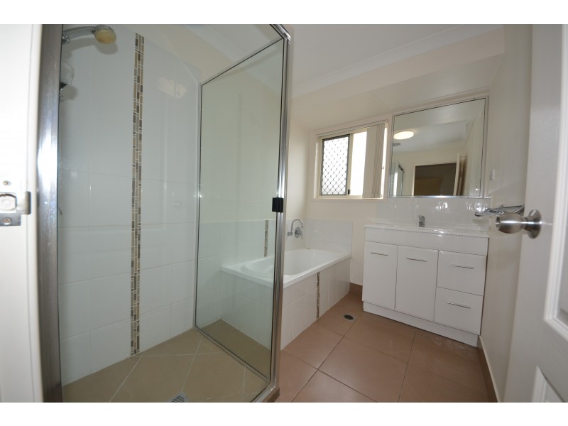 11 Kerrie Meares Cres, Gracemere QLD 4702