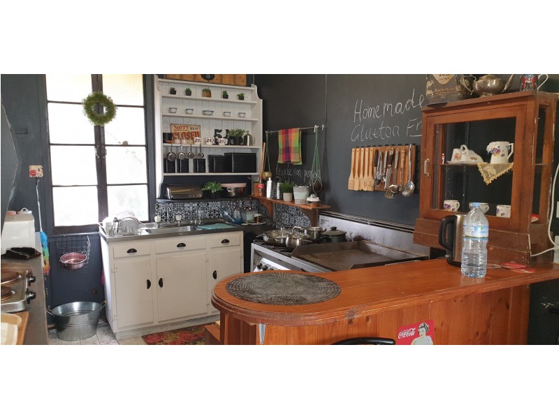 130 East St, Mount Morgan QLD 4714