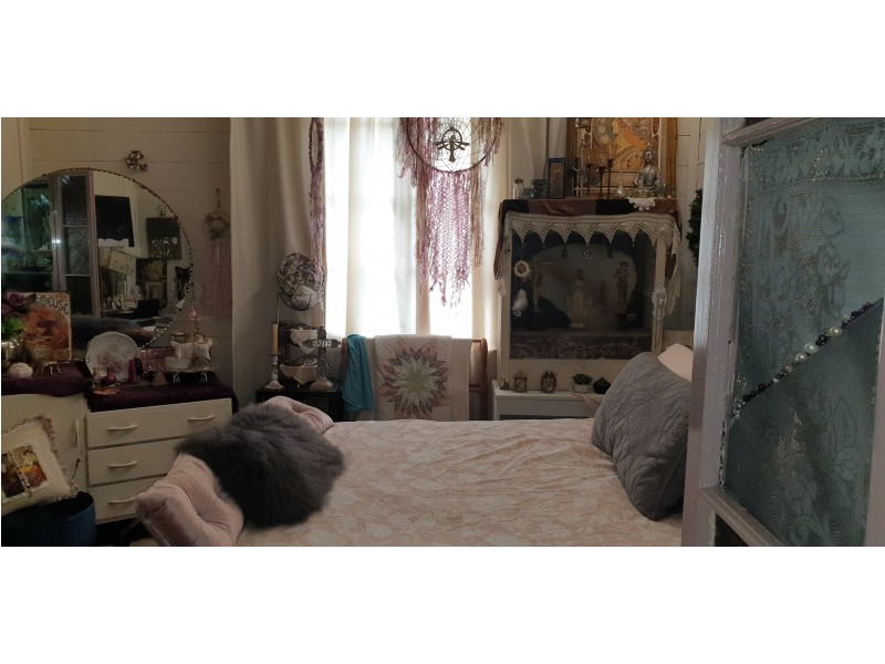 130 East St, Mount Morgan QLD 4714