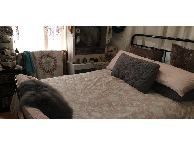 130 East St, Mount Morgan QLD 4714