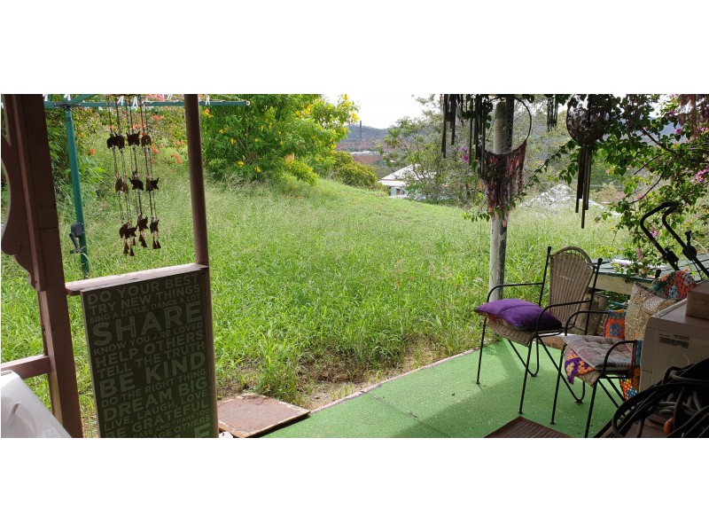 130 East St, Mount Morgan QLD 4714