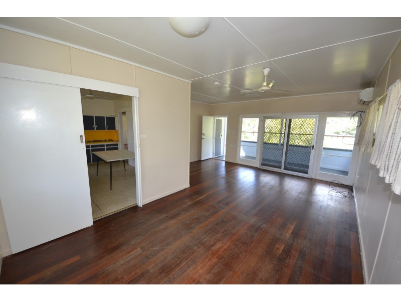 10 Sheil Cres, Mount Morgan QLD 4714
