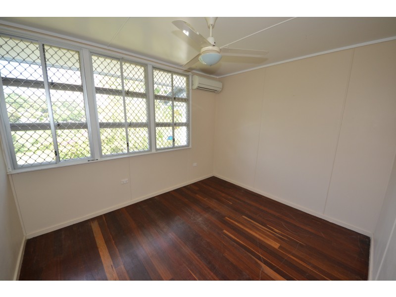 10 Sheil Cres, Mount Morgan QLD 4714