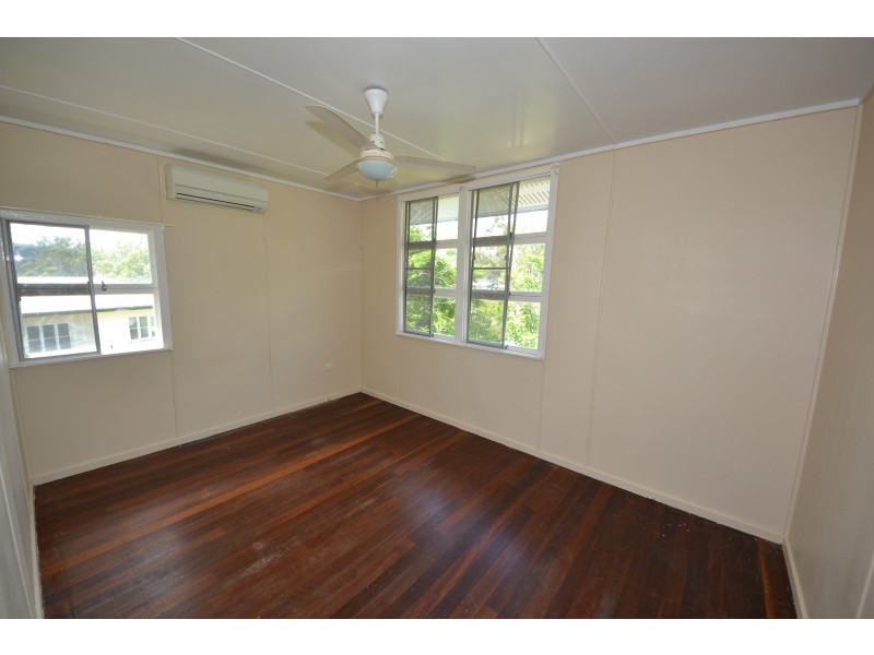 10 Sheil Cres, Mount Morgan QLD 4714