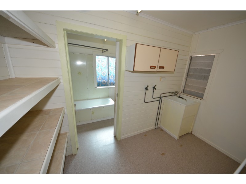 1 Meinberg St, Mount Morgan QLD 4714