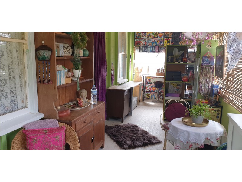 130 East St, Mount Morgan QLD 4714