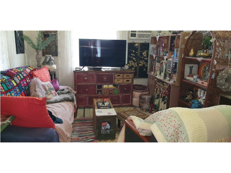 130 East St, Mount Morgan QLD 4714