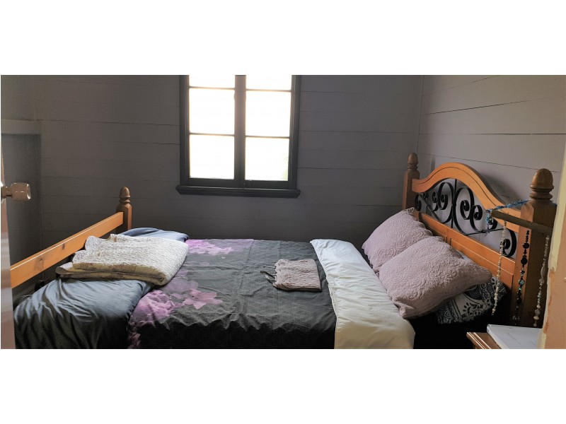 130 East St, Mount Morgan QLD 4714