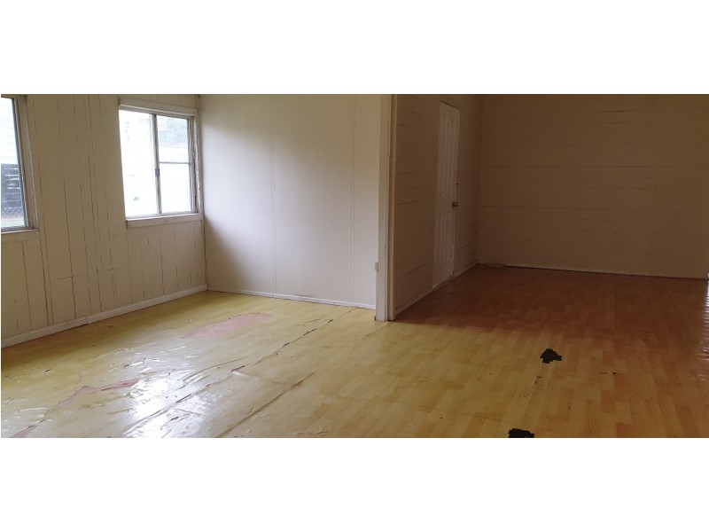 8 Dee Esp, Mount Morgan QLD 4714